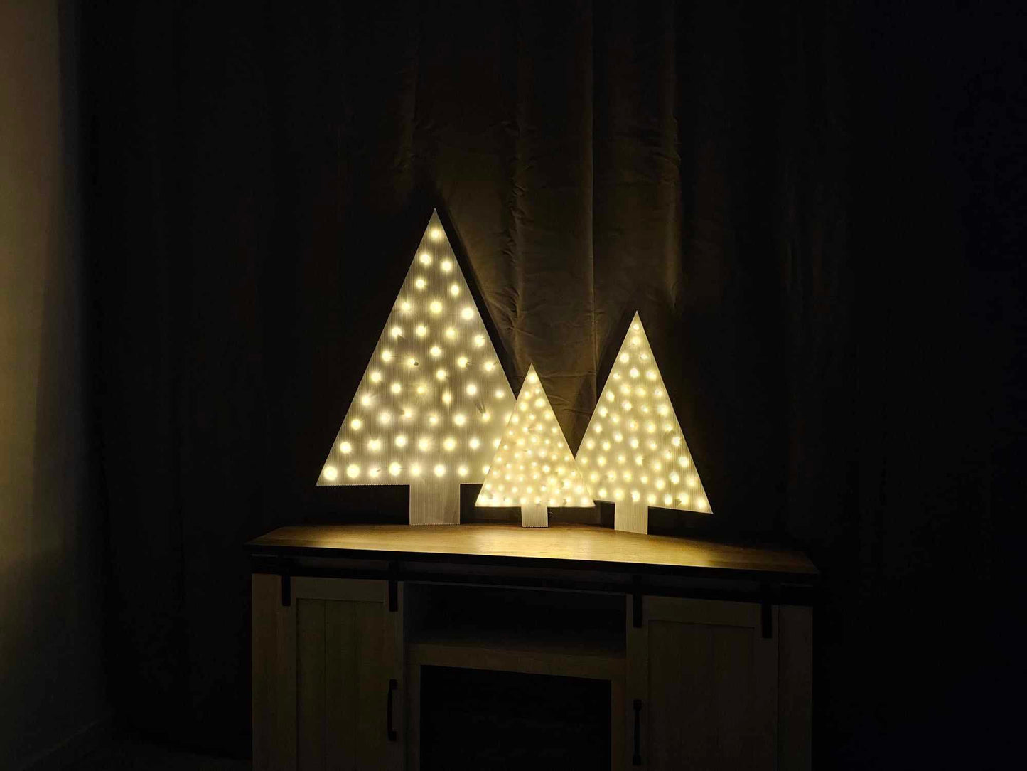 Multi-Mode Illuminated Christmas Tree – Indoor/Outdoor Battery-Operated Decor