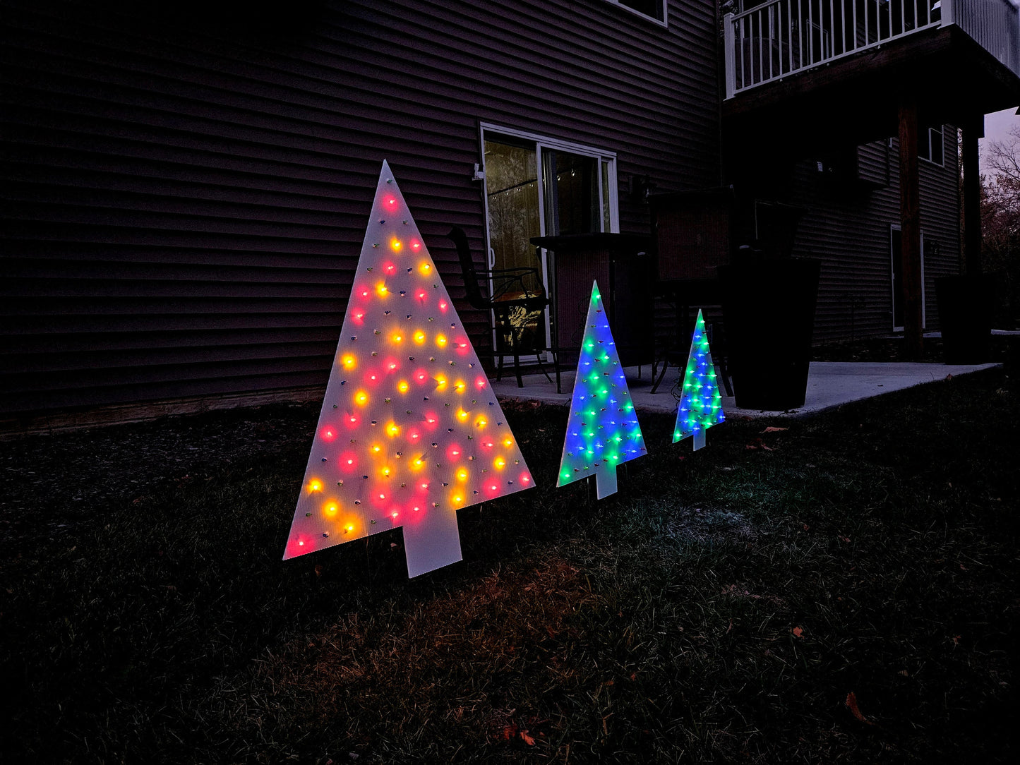 Multi-Mode Illuminated Christmas Tree – Indoor/Outdoor Battery-Operated Decor